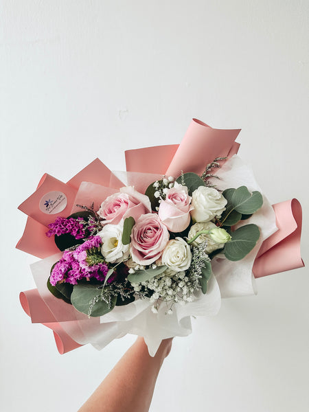 Dedorah- 3 Stalks Roses Bouquet