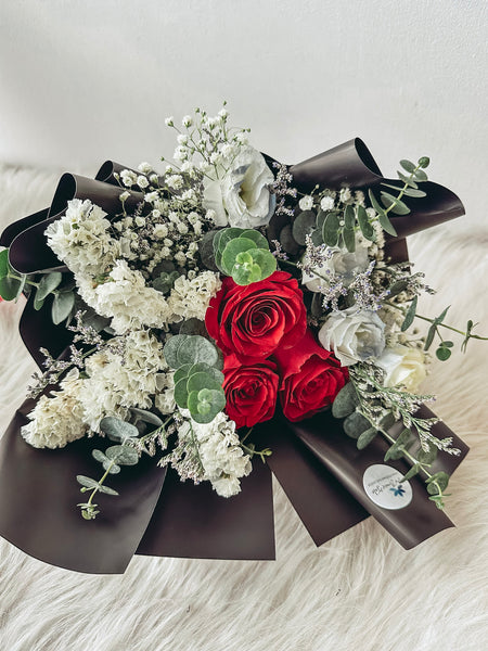 Love at First Sight (Red)- 3 Stalks Roses Bouquet