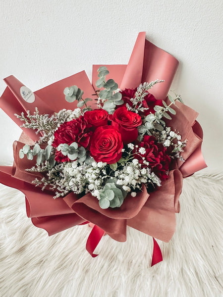 MD- 6 stalks mixed roses and carnations (Red)