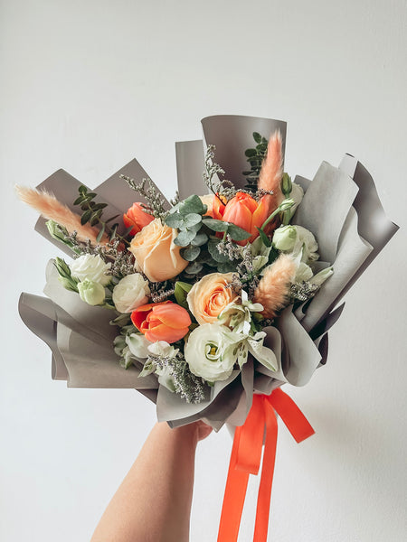 MD- 6 stalks mixed roses and tulips (Orange)
