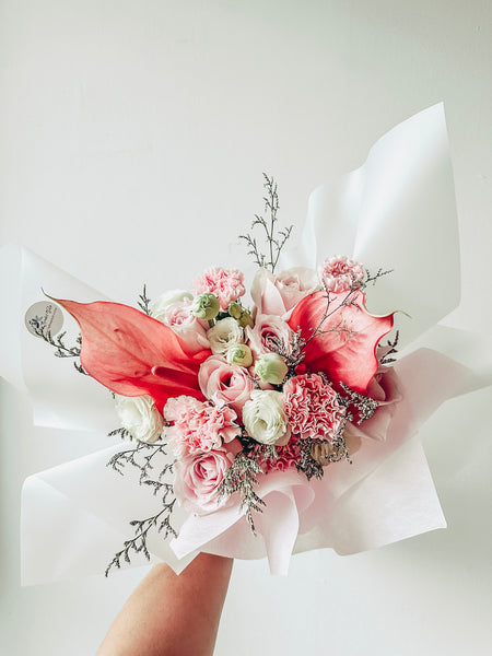 Alice- 12 stalks Pink roses & Carnations