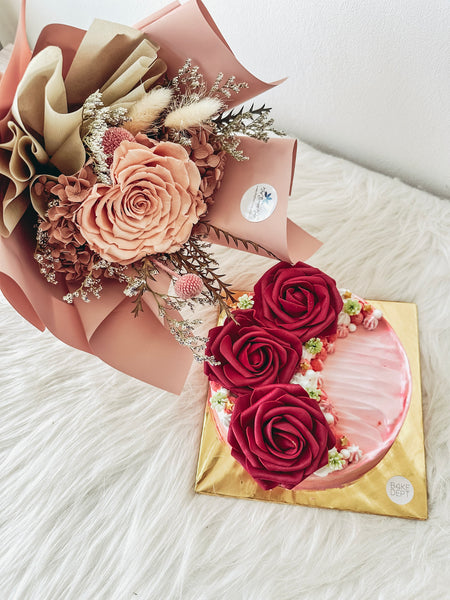 MD Durian Ice Cream Cake + Preserved Rose Bouquet Bundle