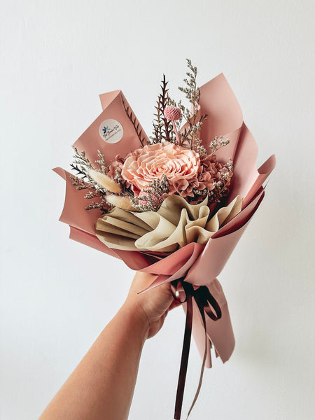 MD Strawberry Ice Cream Cake + Preserved Rose Bouquet Bundle