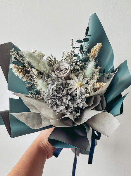 Aurora- 1 stalk preserved rose bouquet