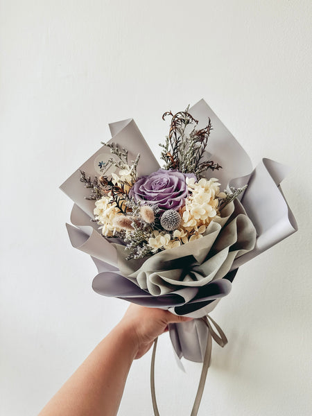 MD Strawberry Ice Cream Cake + Preserved Rose Bouquet Bundle