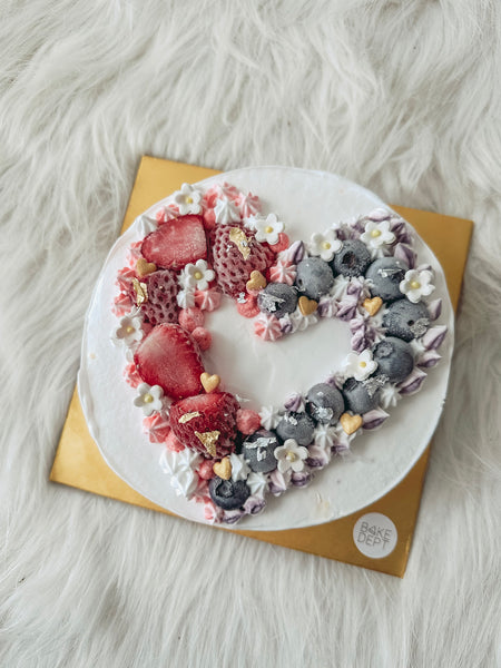 MD Strawberry Ice Cream Cake + Preserved Rose Bouquet Bundle