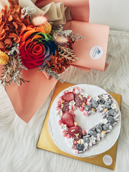 MD Strawberry Ice Cream Cake + Preserved Rose Bouquet Bundle