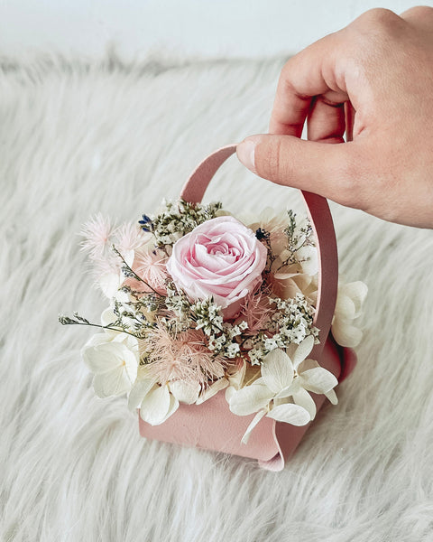 Twin Bundle: 1 stalk preserved rose basket