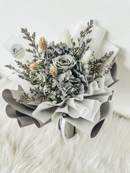 Twin Bundle: 1 stalk preserved rose bouquet