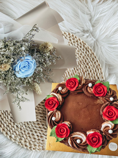 Single Preserved Rose Bouquet with Chocolate Icecream Cake