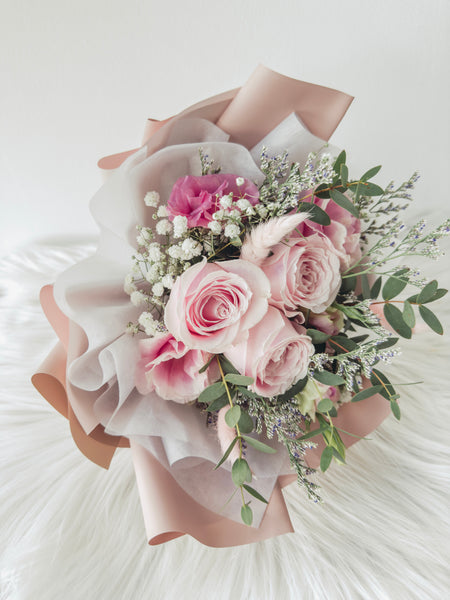 Suki- 3 Stalks Roses Bouquet