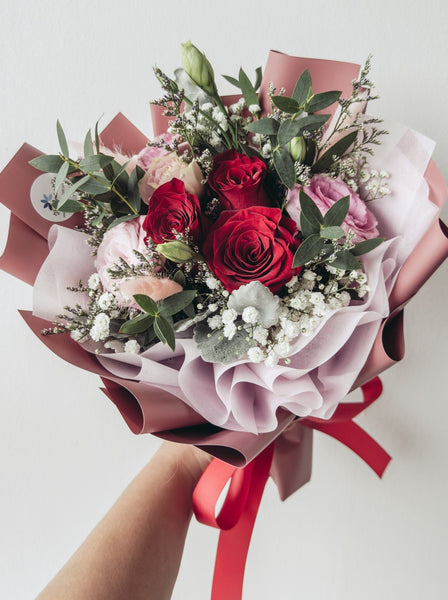 Suki- 3 Stalks Roses Bouquet