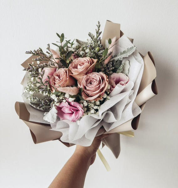 Suki- 3 Stalks Roses Bouquet