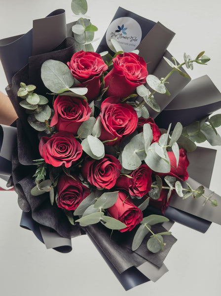 Amo- 12 stalks Red Roses