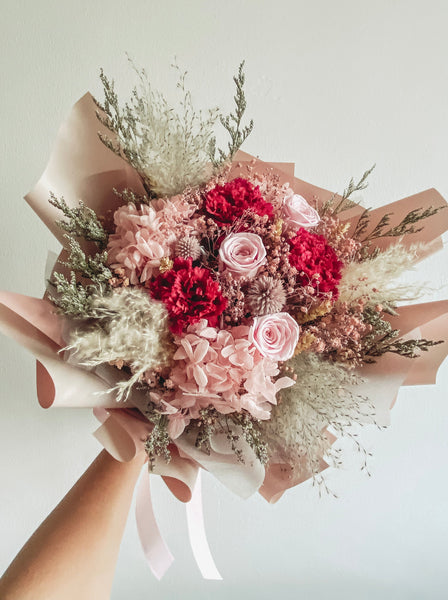 (Preserved) Elizabeth- 6 stalks mixed roses and carnations bouquet