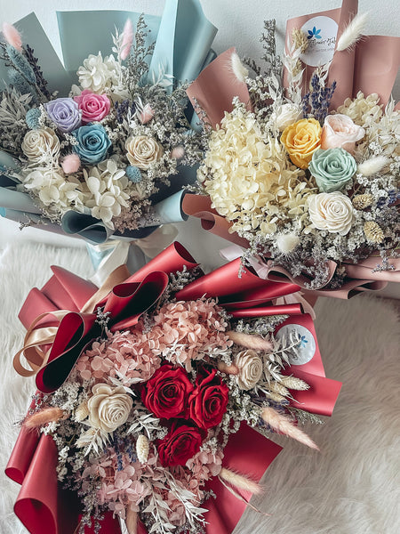 [Preserved] Inside My Heart (Adore)- 3 Stalks Preserved Roses Bouquet