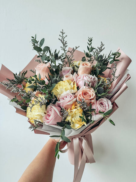 Madly in Love (Mixed Pink)- 12 stalks Roses Bouquet