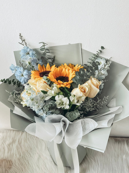 Sunlit Serenity Graduation Bouquet