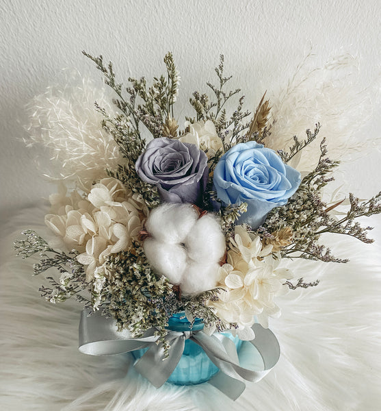(Preserved) Flowers in Short Vase